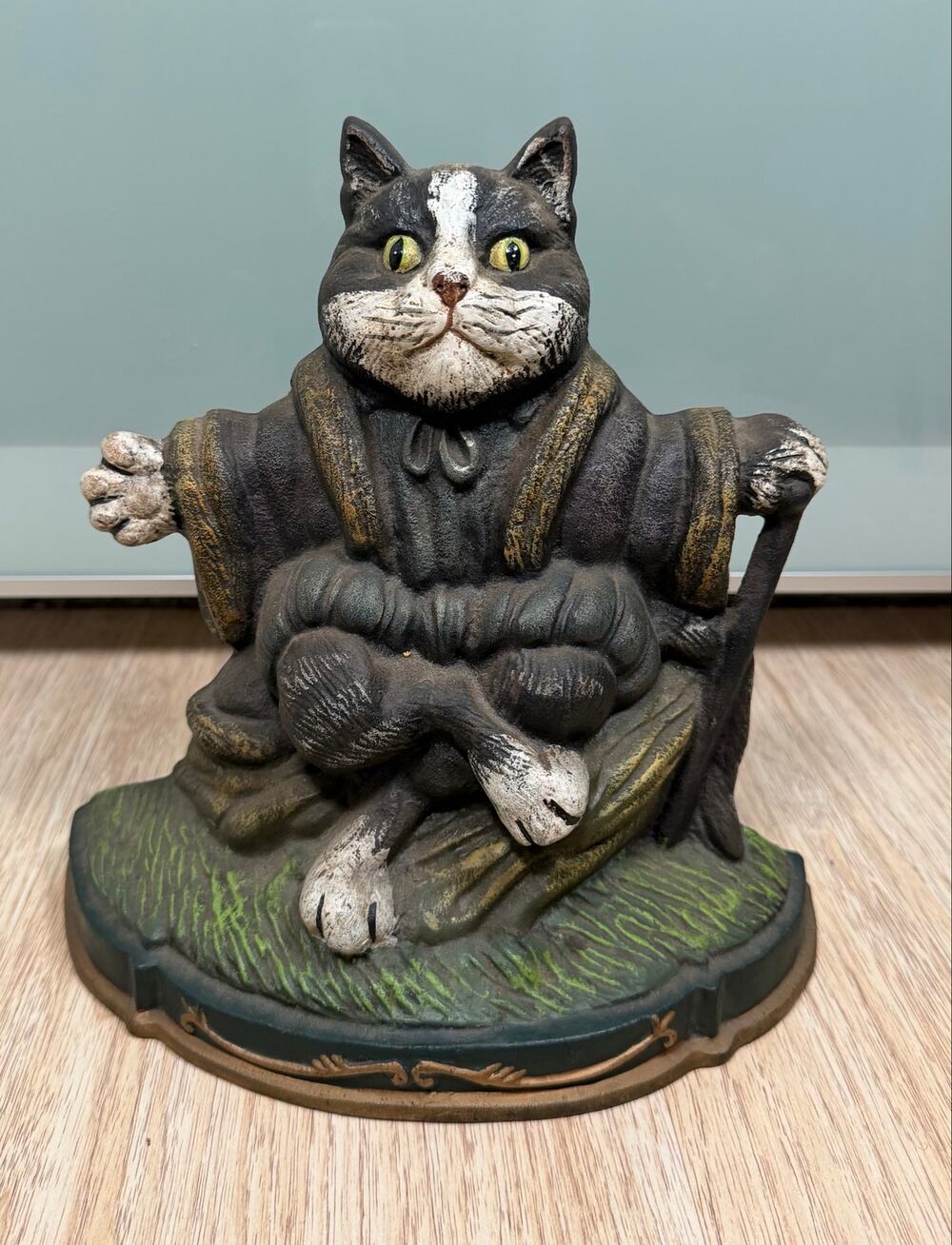 Vintage 1998 JXC Wizard Cat Cast Iron Door Stop